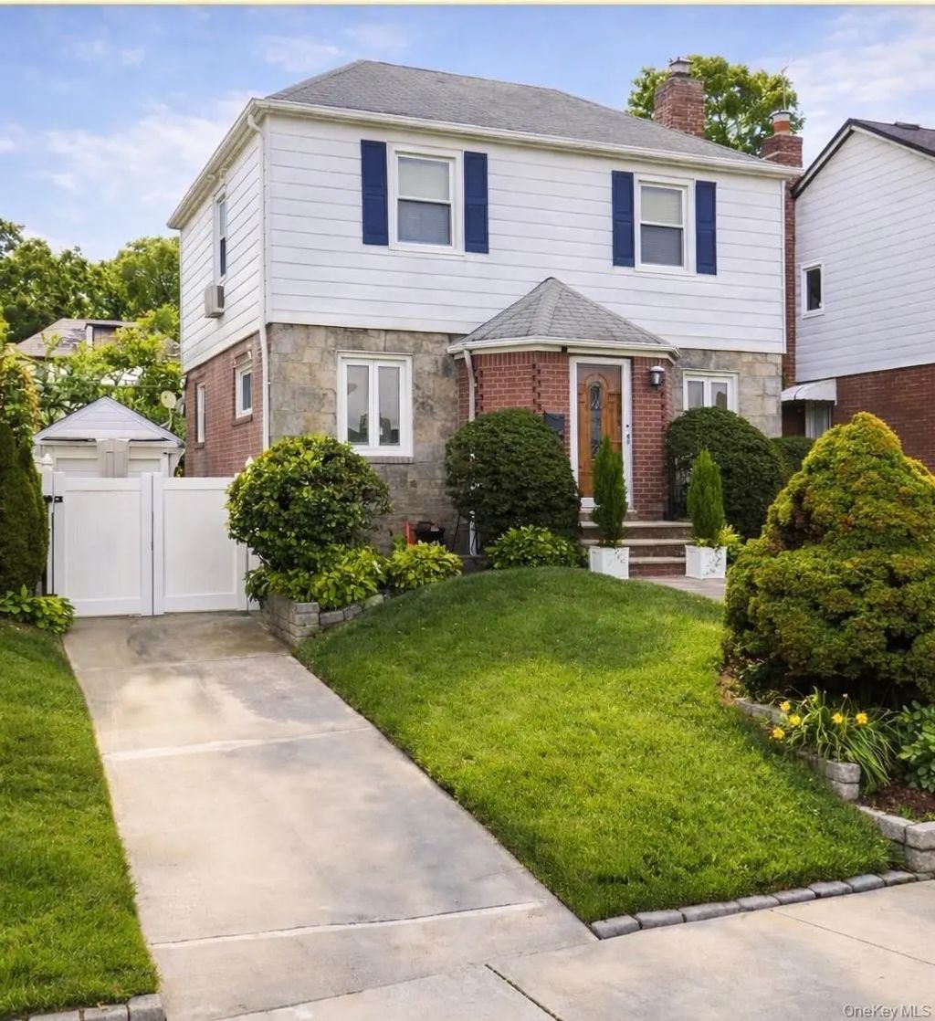 7321 182nd Street, Fresh Meadows