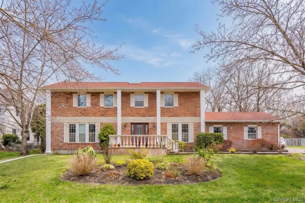 26 Birchdale Lane, Port Washington