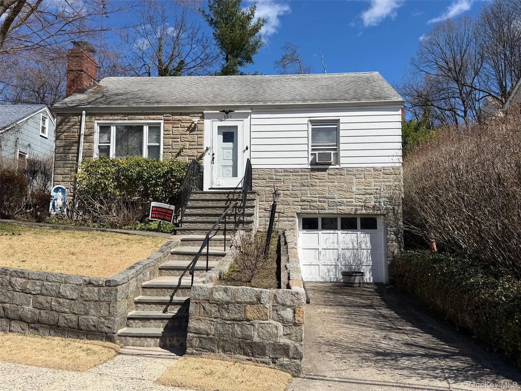 207 Morsemere Avenue, Yonkers