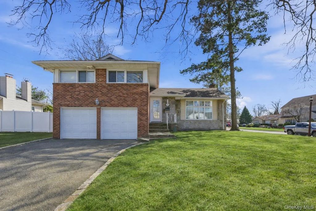 1374 Prospect Avenue, East Meadow