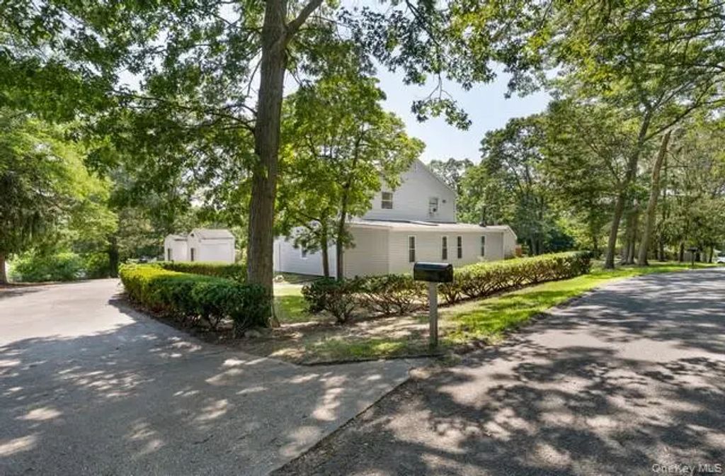 10 Sunnyside Drive, Sound Beach