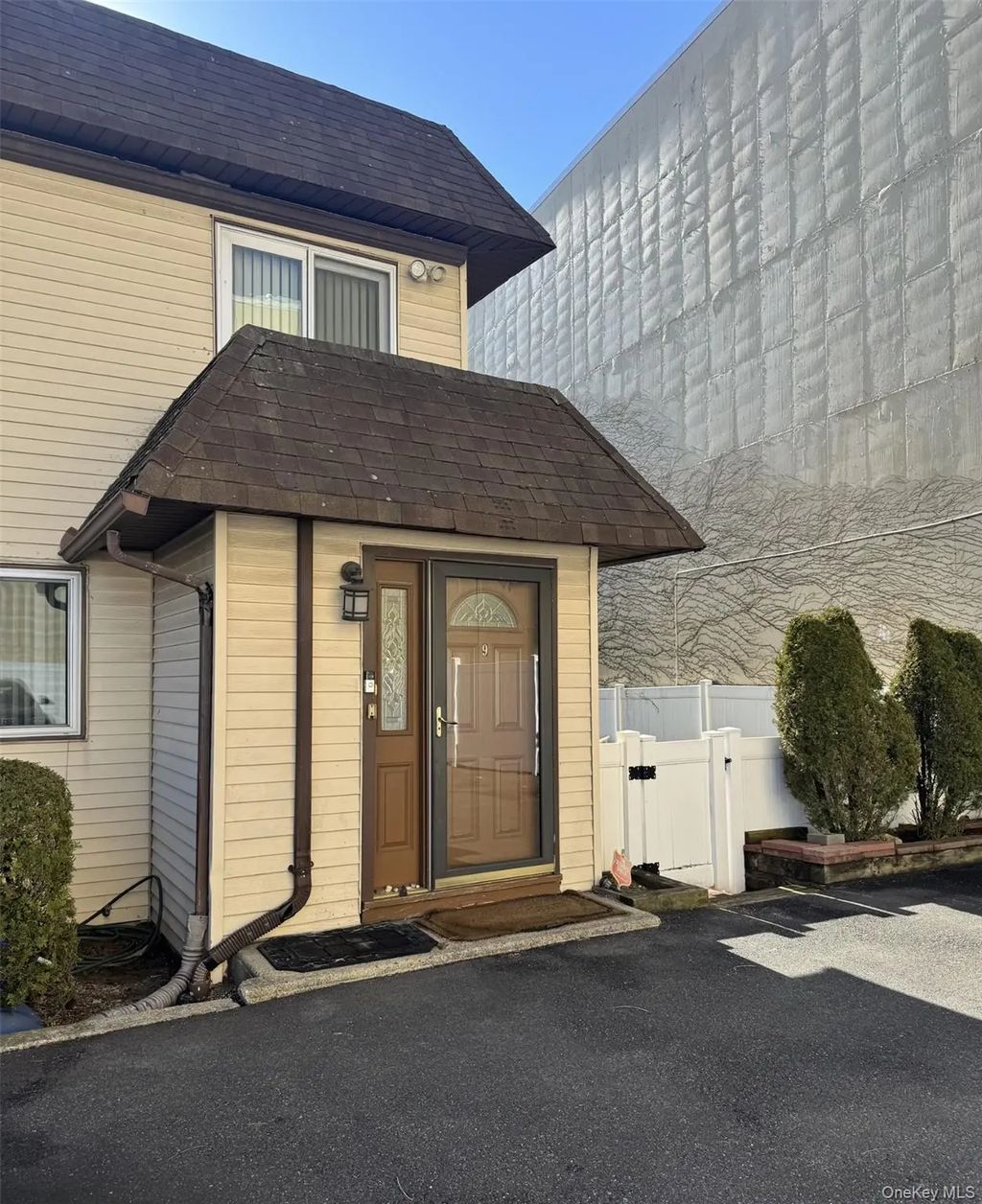 88 E Valley Stream Boulevard 9, Valley Stream