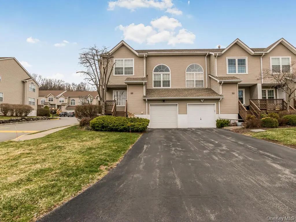 601 Crab Apple Lane, New Windsor