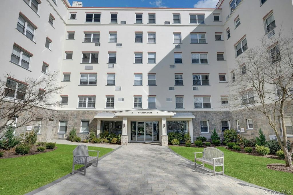 1 Stoneleigh Plaza # 1t, Bronxville