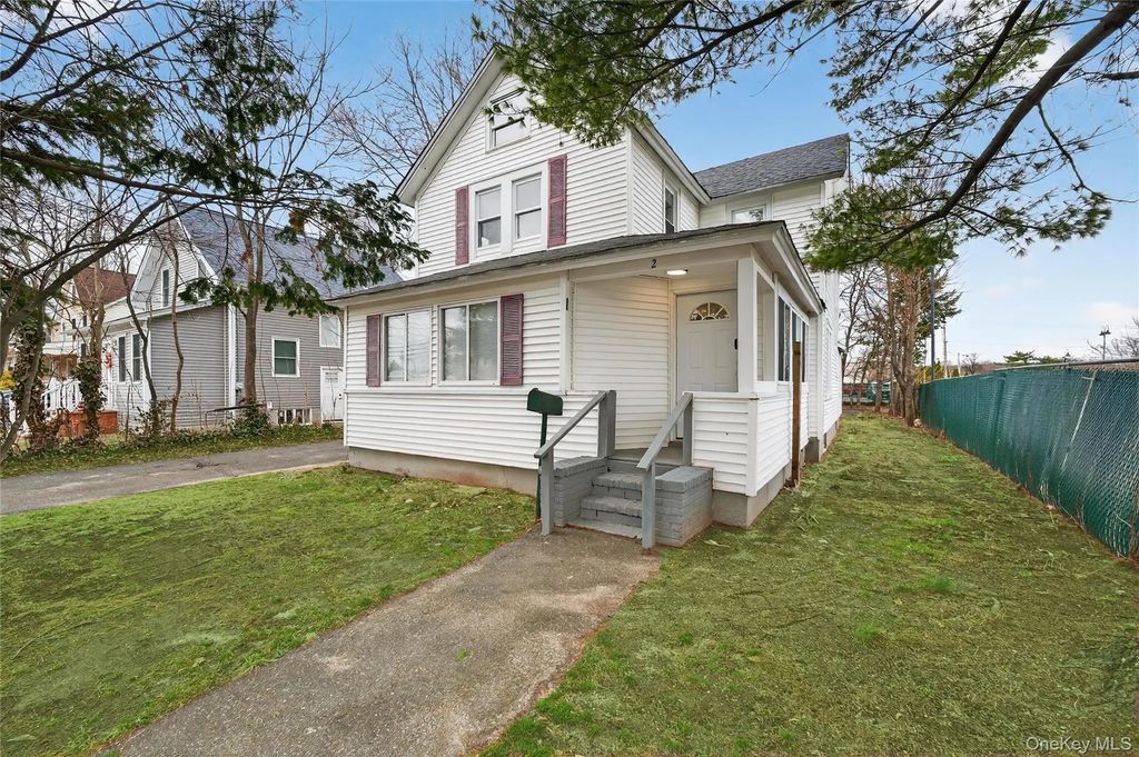 21 Maple Avenue, Port Jefferson Station