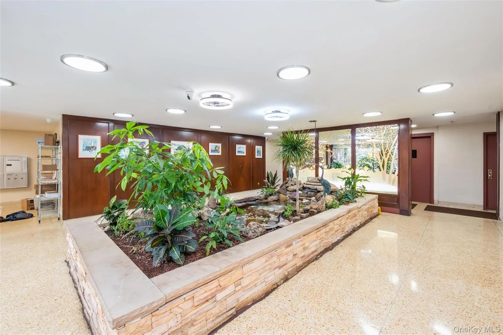 110 Brooklyn Avenue # 3z, Freeport