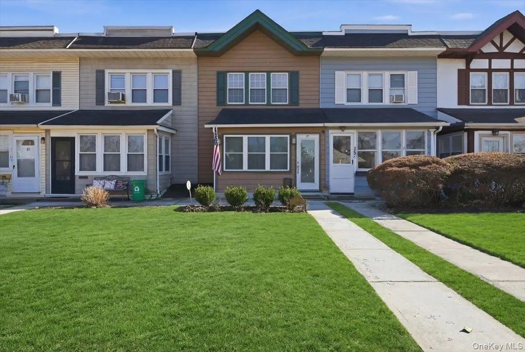 17 Meadow Street, Garden City