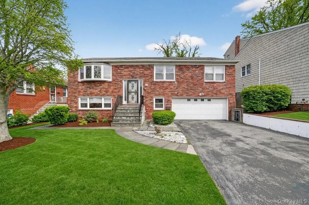 16 Patti Lane, Yonkers