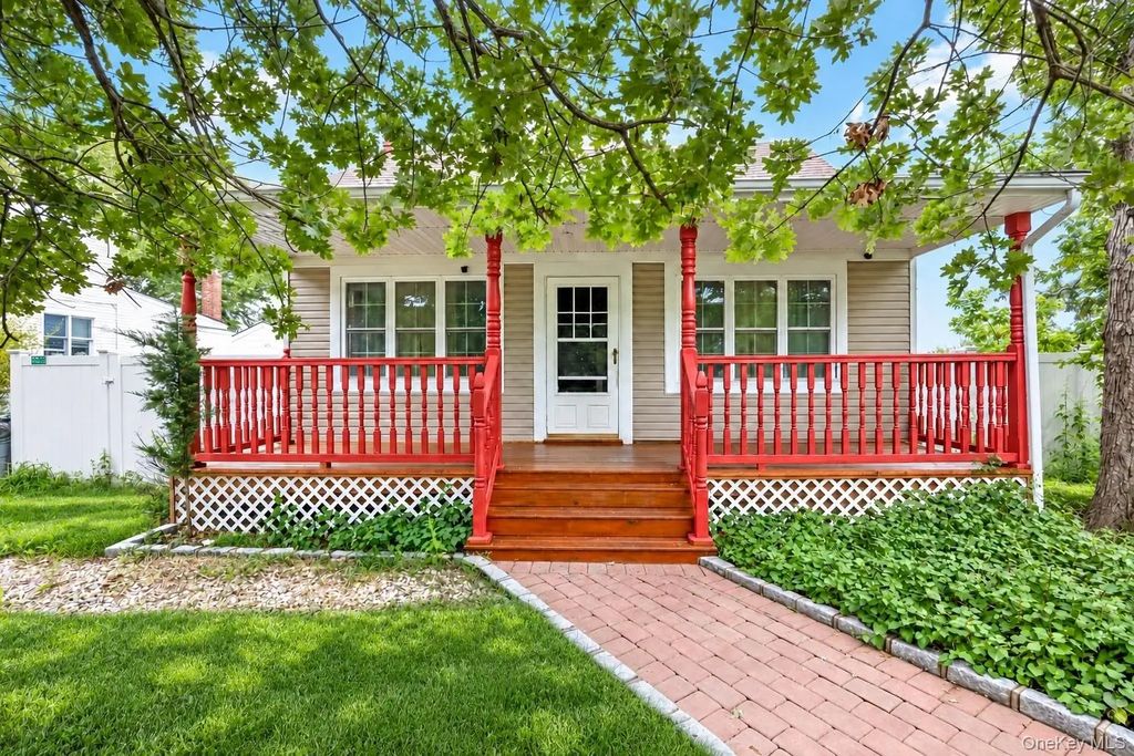 127 Johns Neck Road, Shirley