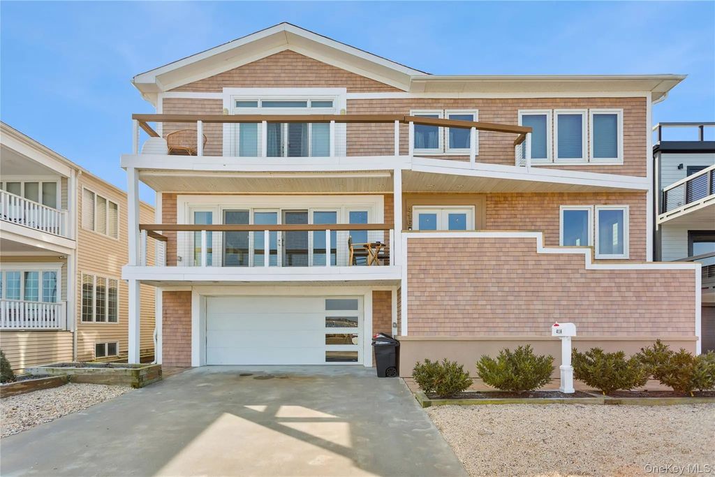 416 W Bay Drive, Long Beach
