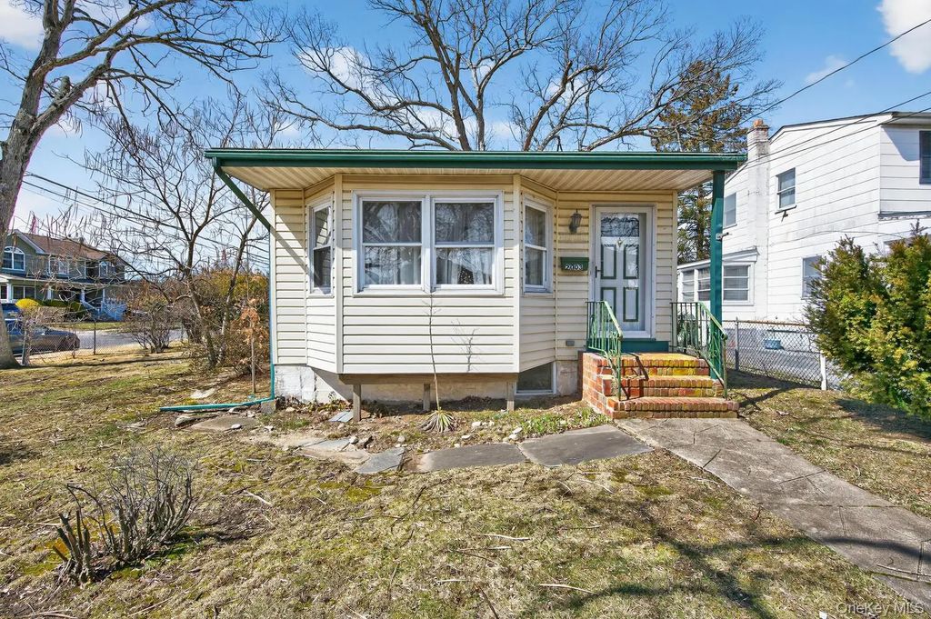 2003 Park Avenue, East Meadow