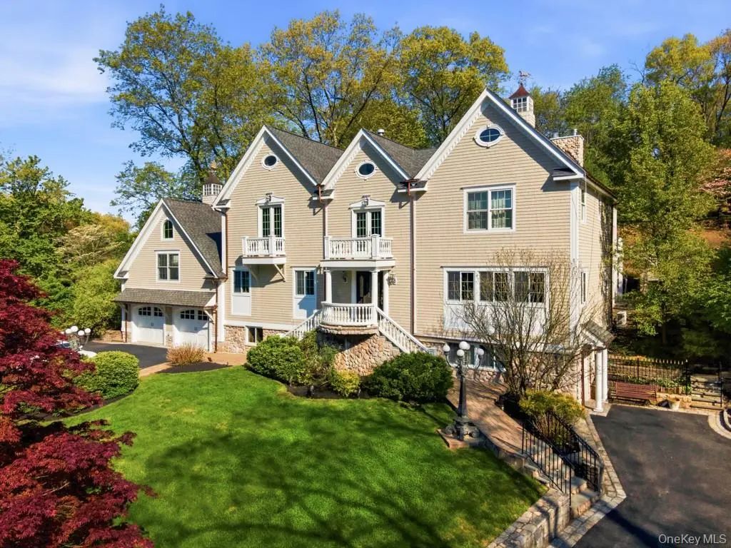 33 Greenbriar Drive, Chappaqua
