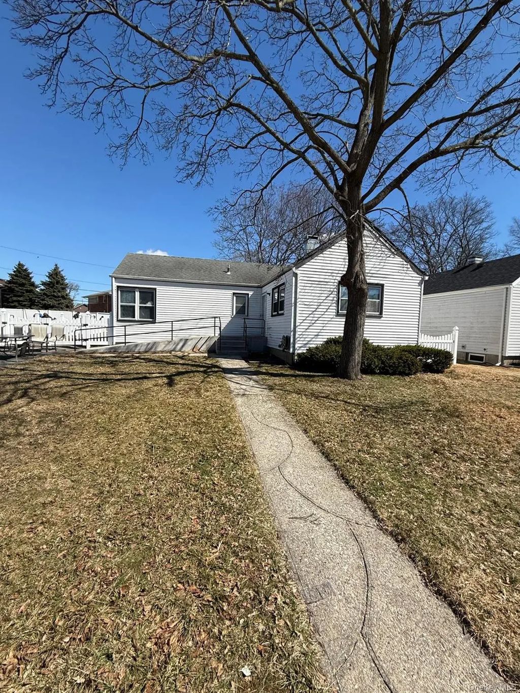 727 Fillmore Road, East Meadow