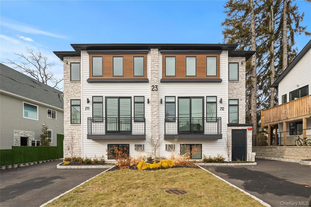 23 Singer Avenue # 211, Spring Valley
