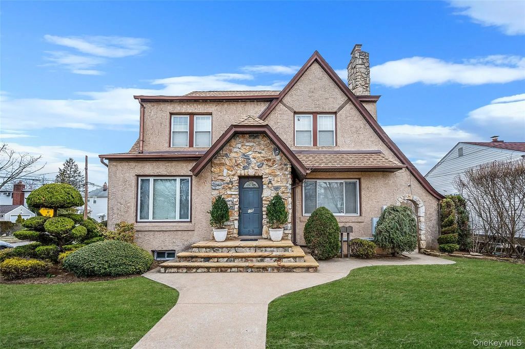 175 Rockaway Parkway, Valley Stream