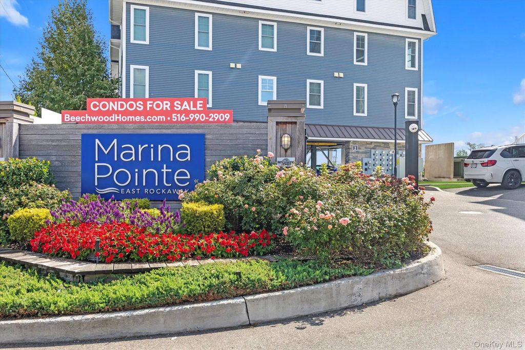 214 Marina Pointe Drive # 214, East Rockaway