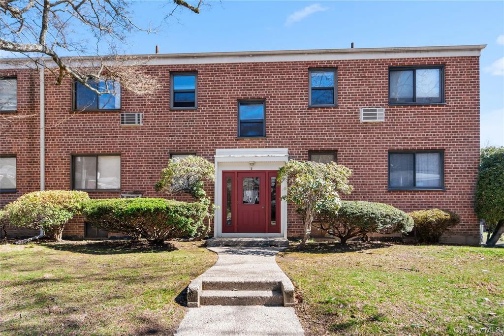 8 Lawrence Drive # C, White Plains