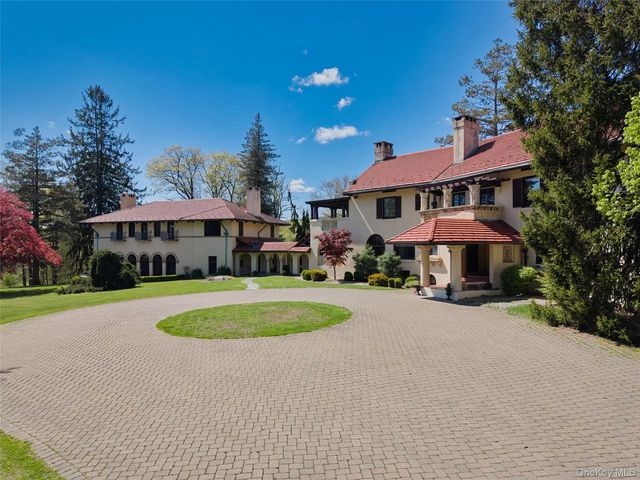 14 Castleton Drive, Highland Mills