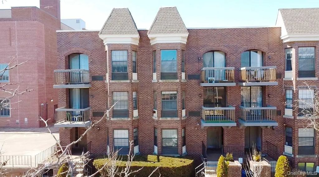 7124 164th Street # 2fl, Fresh Meadows