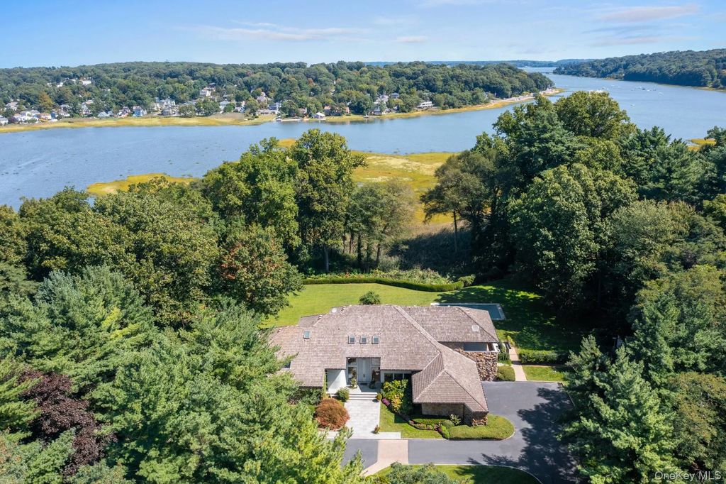 8 Mill Pond Lane, Lattingtown