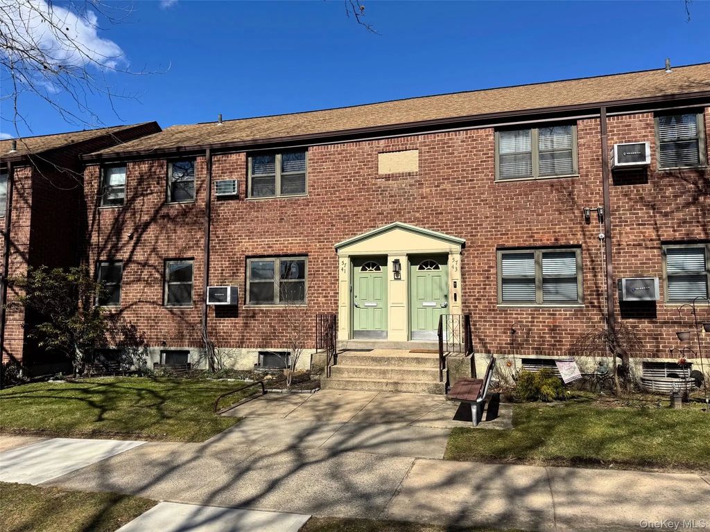 57-41 246th Crescent # Lower, Douglaston