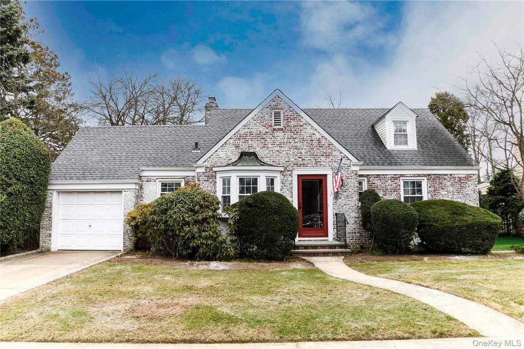 138 Chestnut Street, Lynbrook