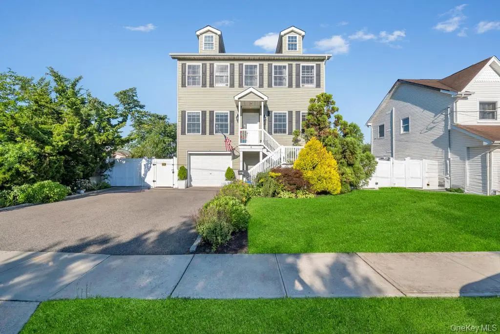 49 Lester Avenue, Freeport