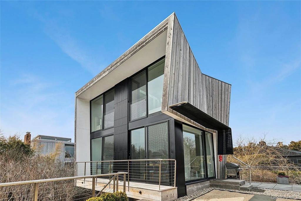 9 Ocean Lane, Amagansett