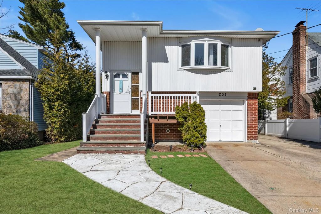 201 Montauk Street, Valley Stream