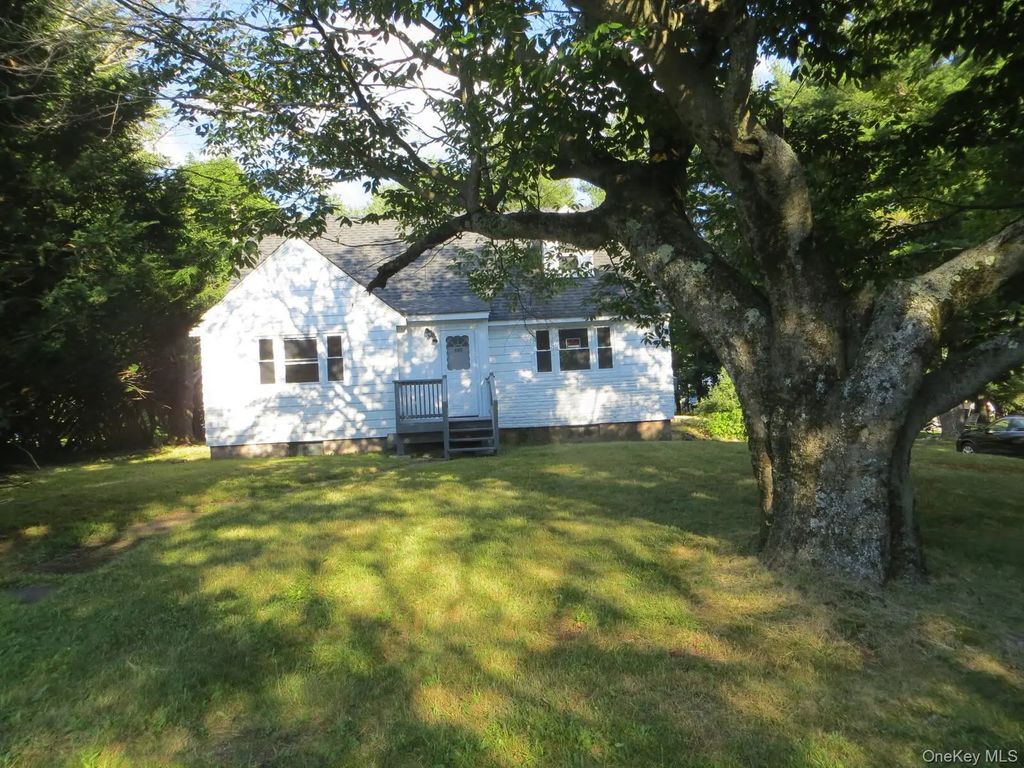 105 Wood Avenue, Monticello