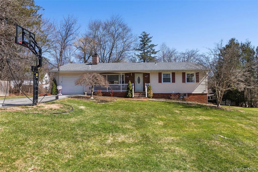 39 Benjamin Road, Mahopac