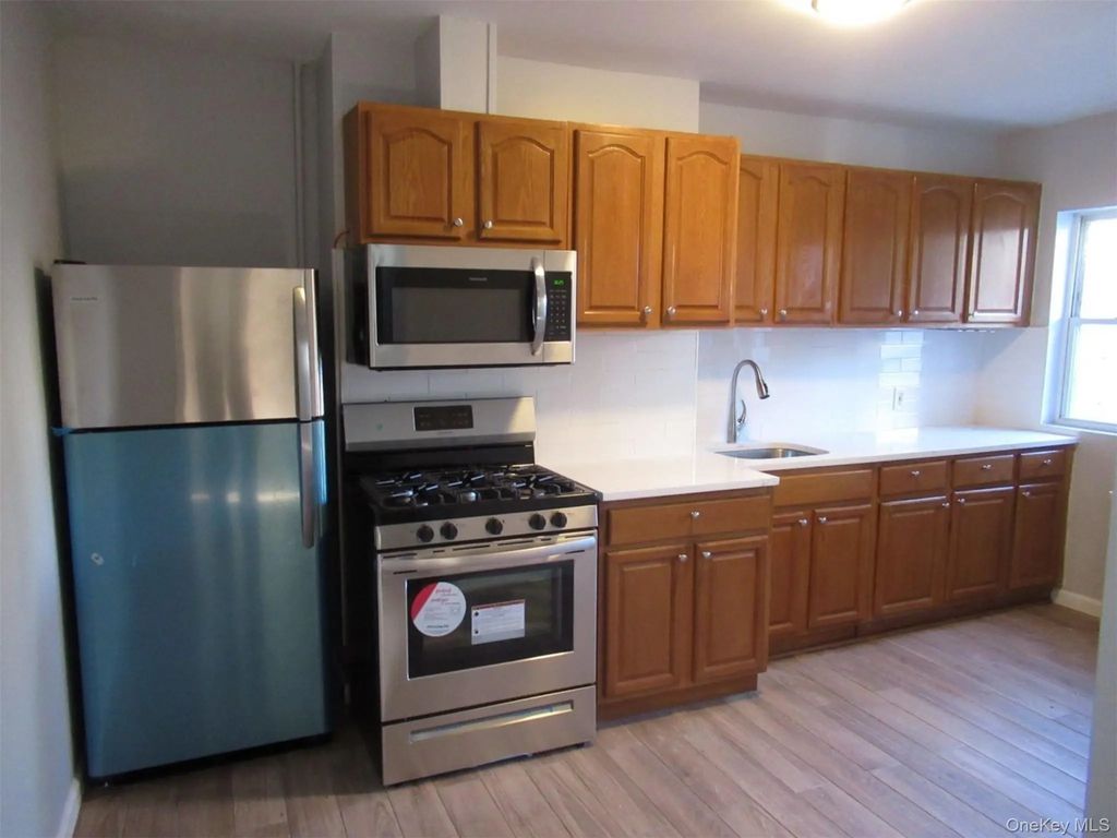 6091 54th Street # 1, Maspeth