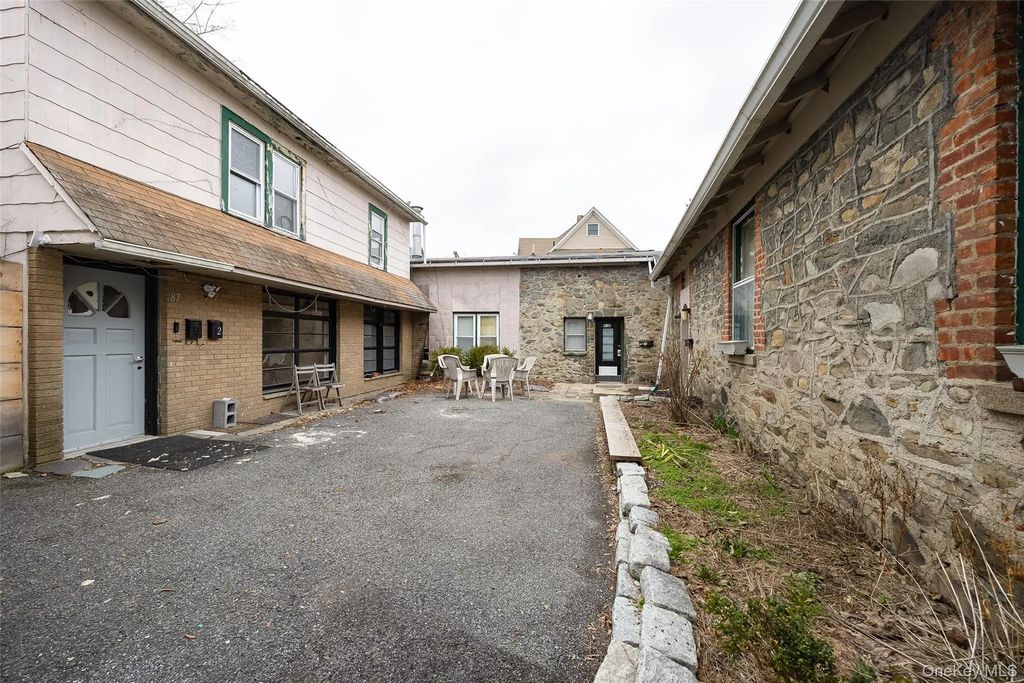 87 Vineyard Avenue, Highland