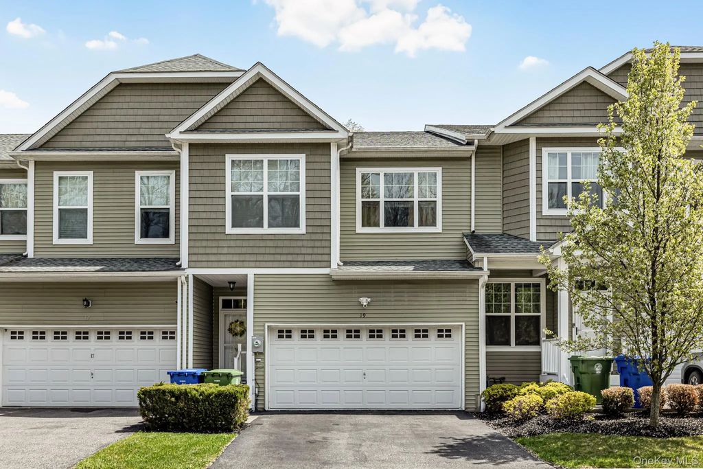 19 Magnolia Park Road, Middletown