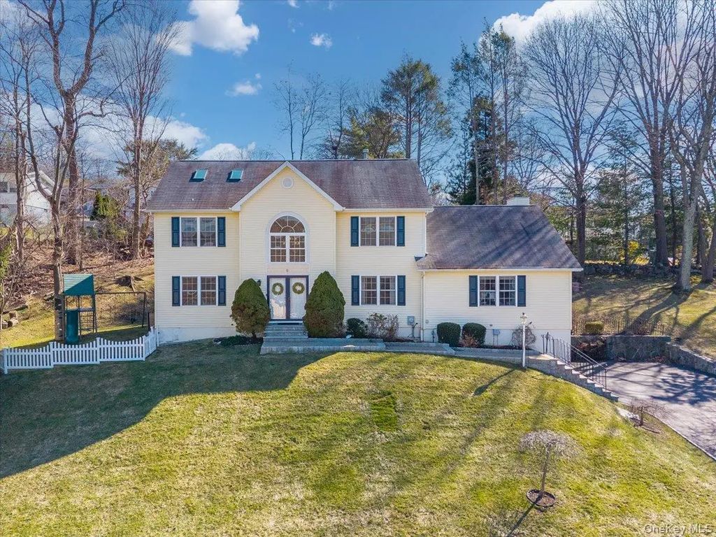 9 Drake Lane, White Plains