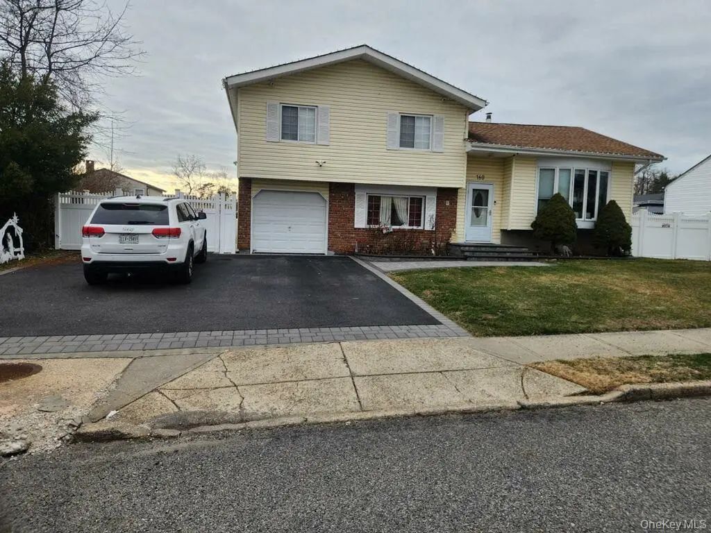160 Bark Avenue, Central Islip