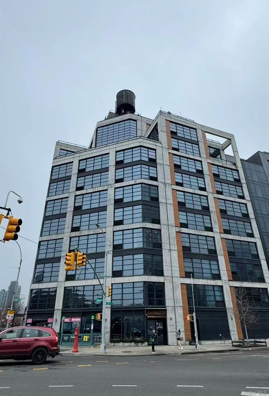 13-33 Jackson Avenue, Long Island City