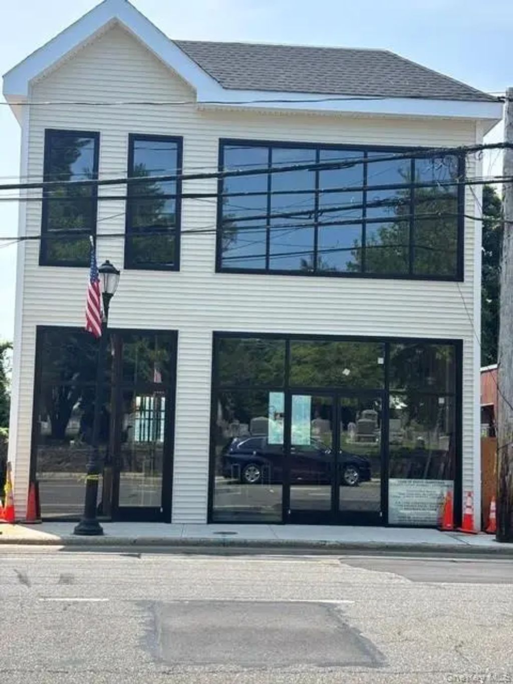47 Plandome Road, Manhasset