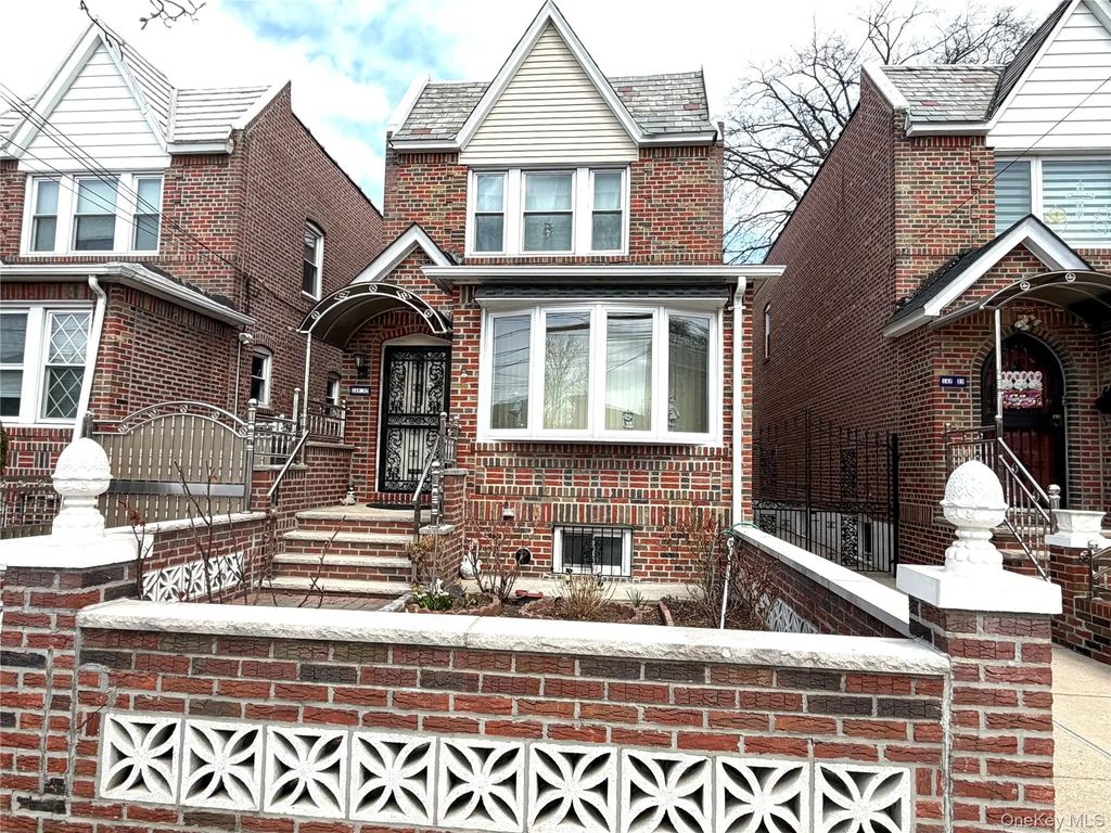 14957 21st Avenue, Whitestone