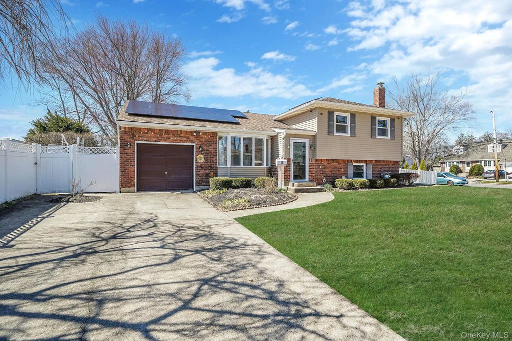 18 Wendorf Court, North Babylon