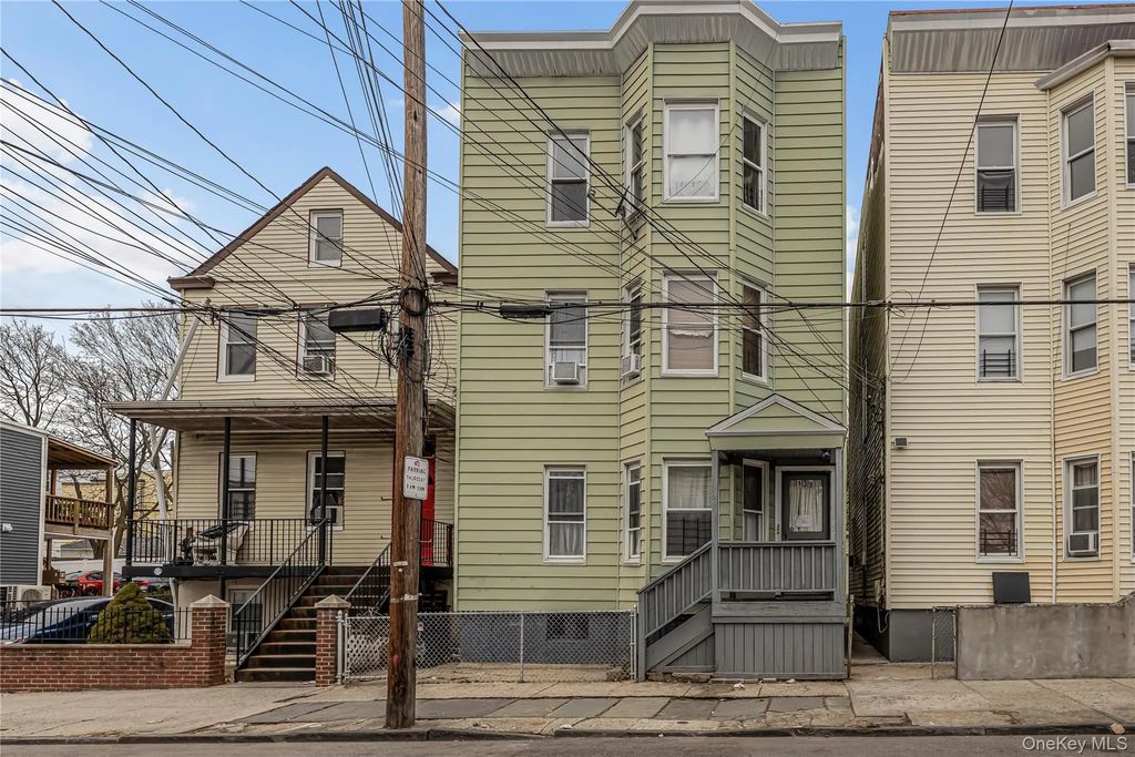 139 Voss Avenue, Yonkers