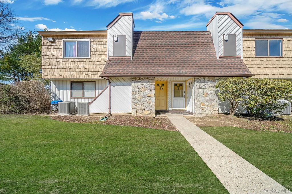 222 Pointe Circle N # 2, Coram