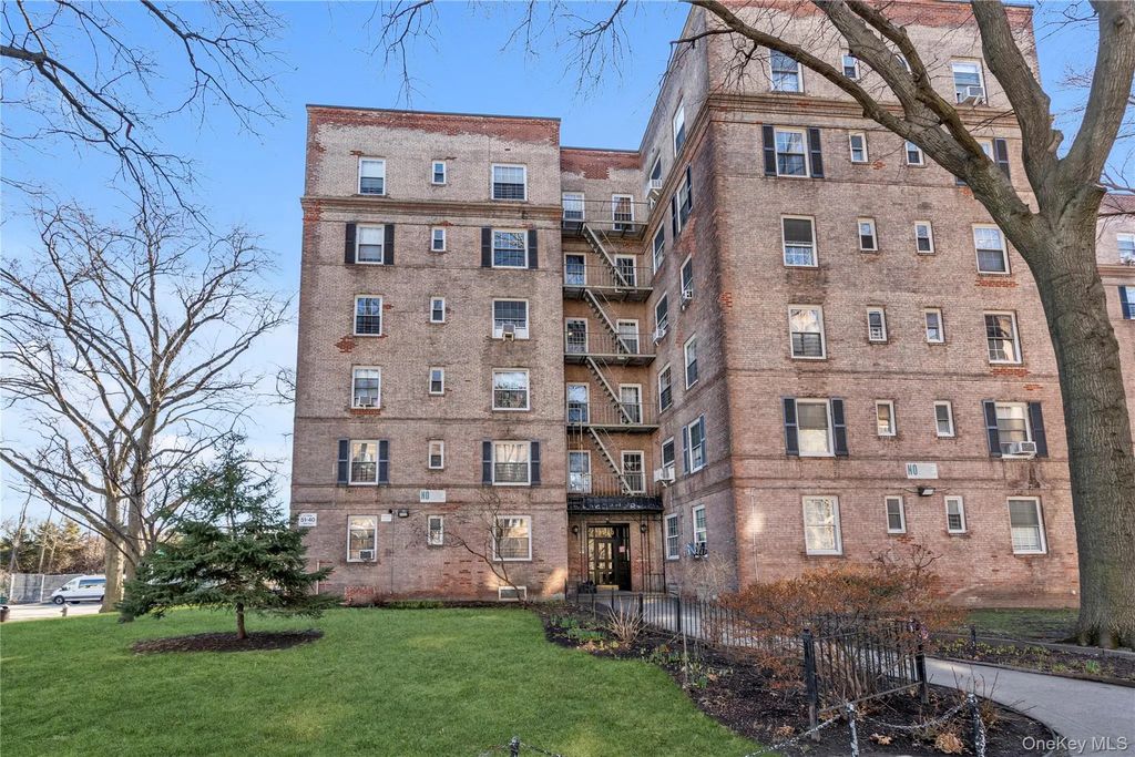 51-40 30th Avenue # 5b, Woodside