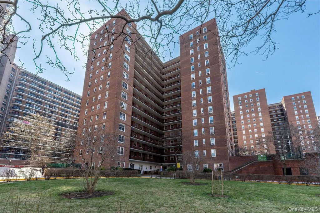 9820 62nd Drive # 8f, Rego Park