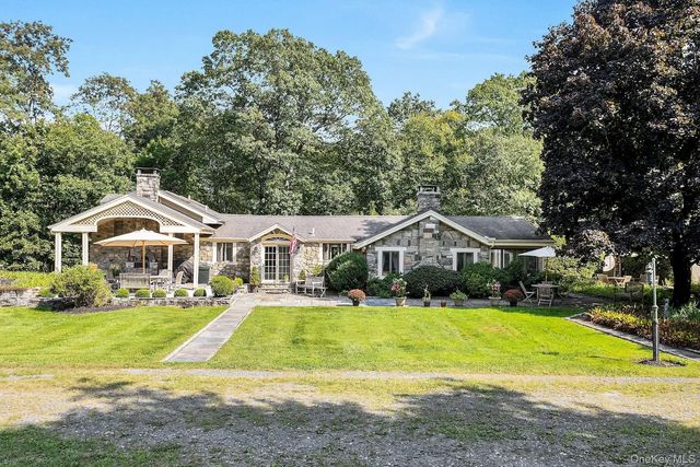 Photo of Listing #975335