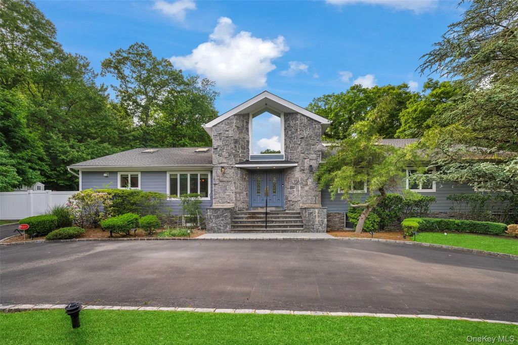 90 Belvedere Drive, Syosset