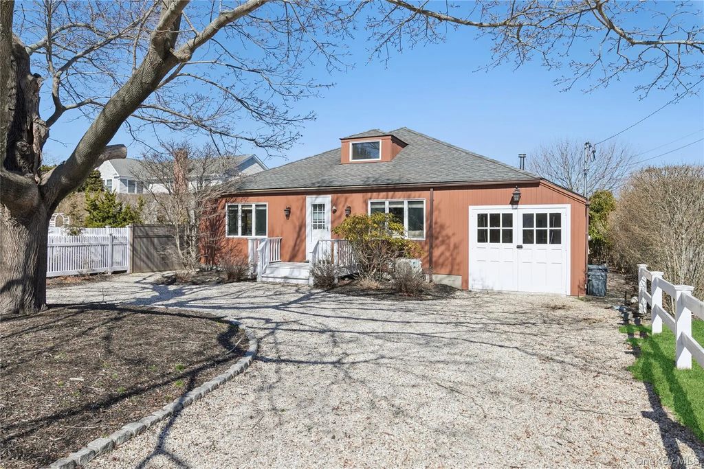 20 Mitchell Road, Westhampton Beach