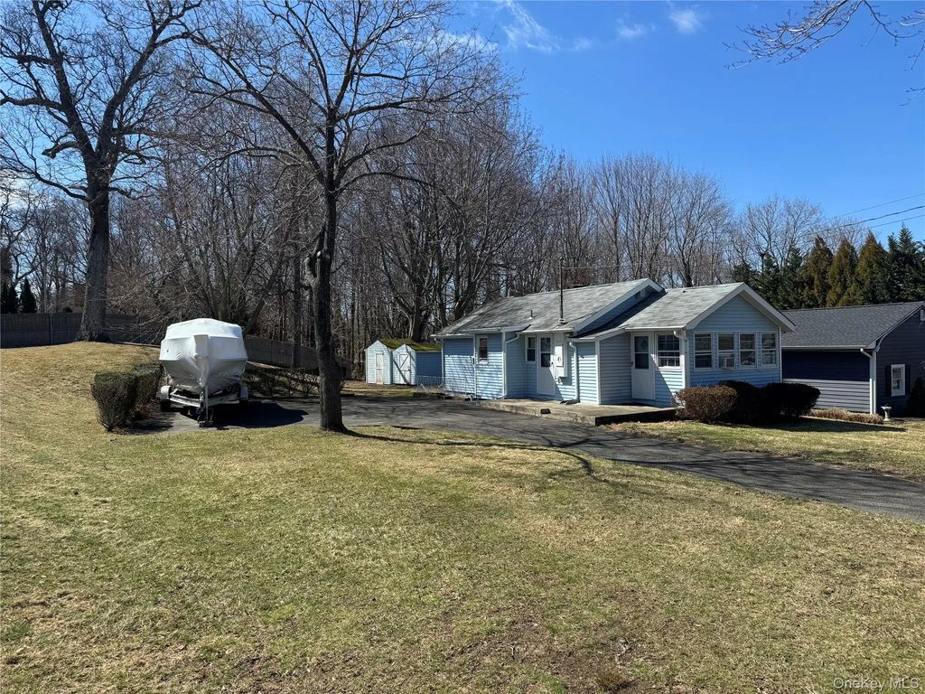 44 Cedar Drive, Miller Place