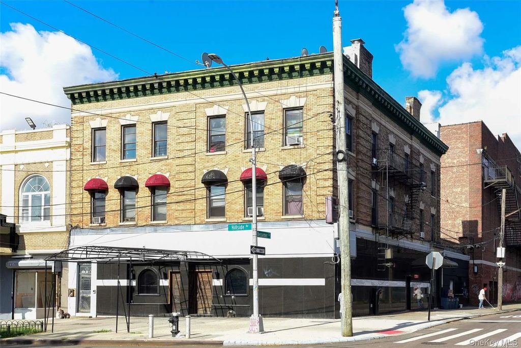 117-11/13 Hillside Avenue, Richmond Hill