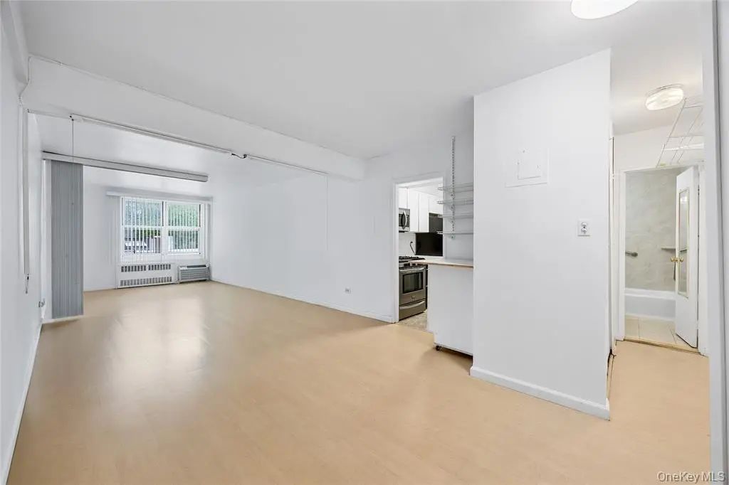 142-05 Roosevelt Avenue # 331, Flushing